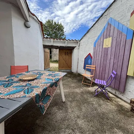 Charmante Maison Oleronnaise Avec Jardin, 3 Chambres, Centre Bourg, Proche Plage, Parking Prive. - Fr-1-246a-130 Holiday home *