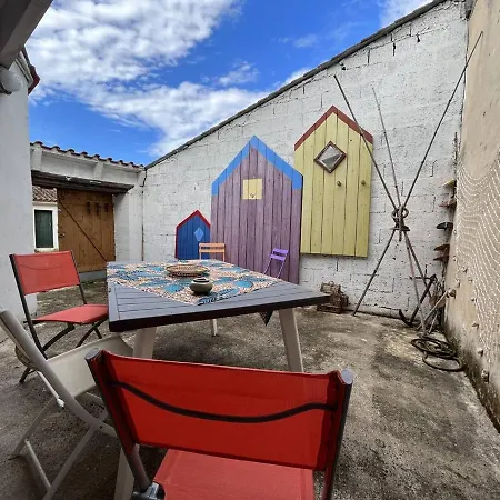 Maison Typique Oleronnaise, 6 Couchages, Centre Bourg - Fr-1-246a-130 بيت للعطل